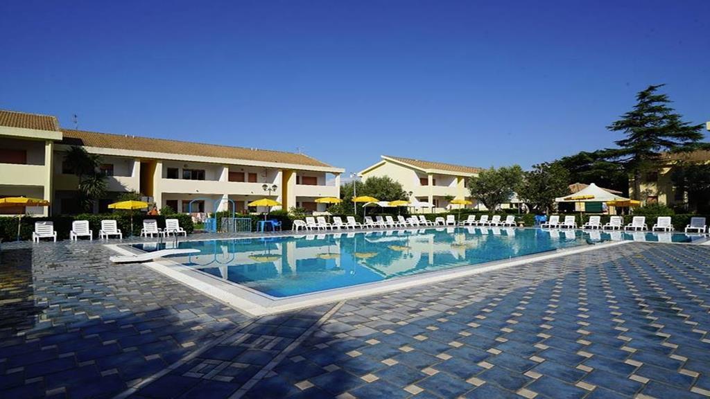 Apulia Hotel Sellia Marina Exterior photo